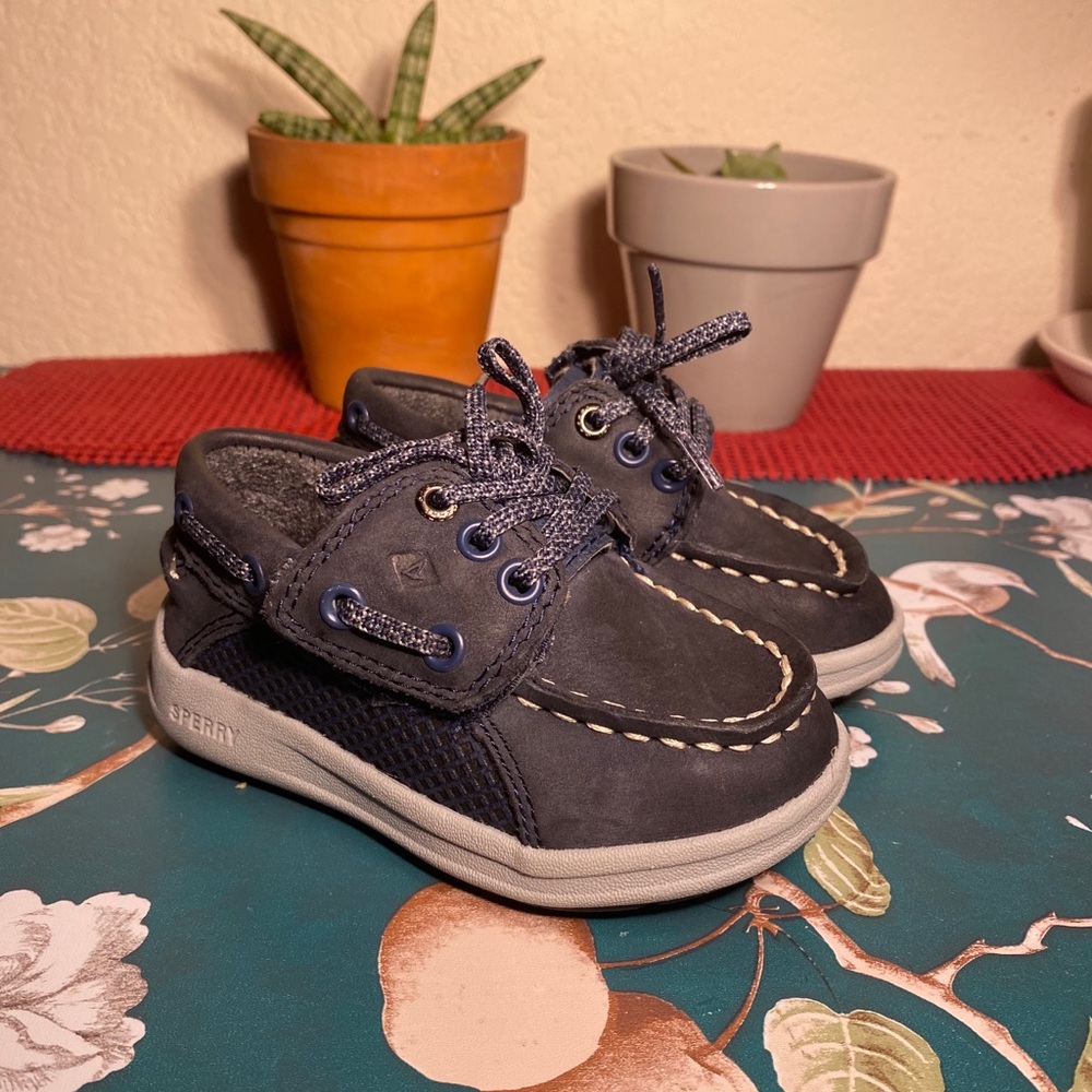 Sperry Toddler SZ 5.5
